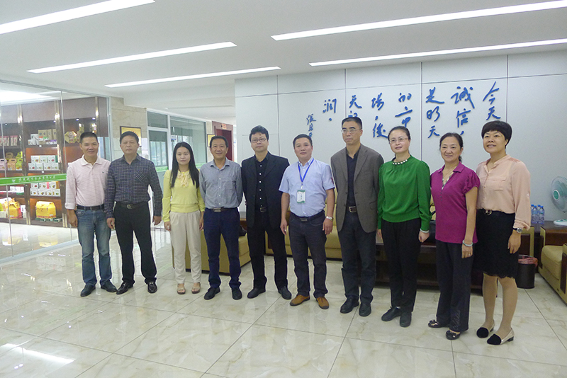 熱烈歡迎福建民進省委鄭家建主委一行蒞臨我司參觀指導(dǎo)！